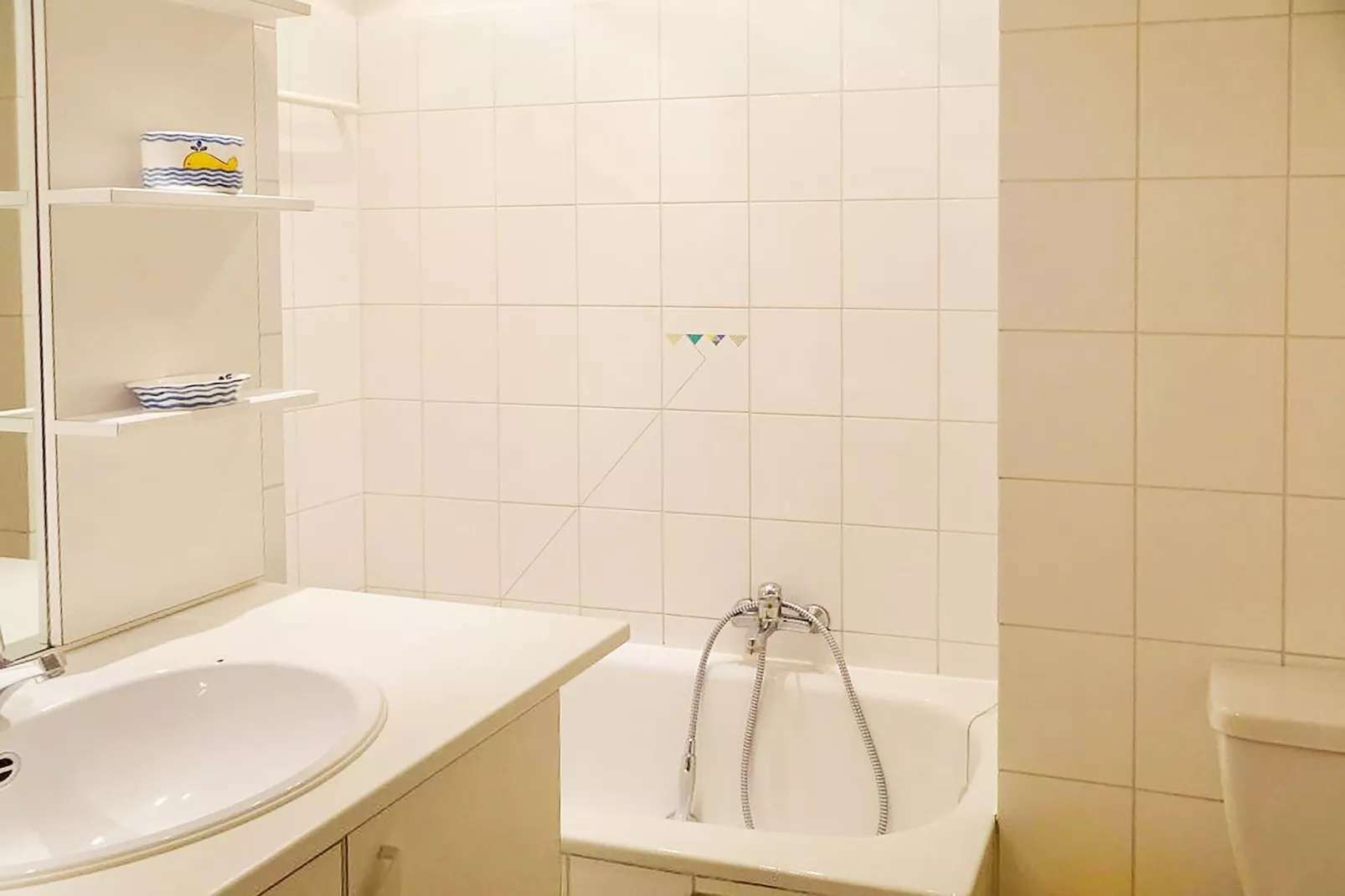 SCORPIO B 1004-Bathroom
