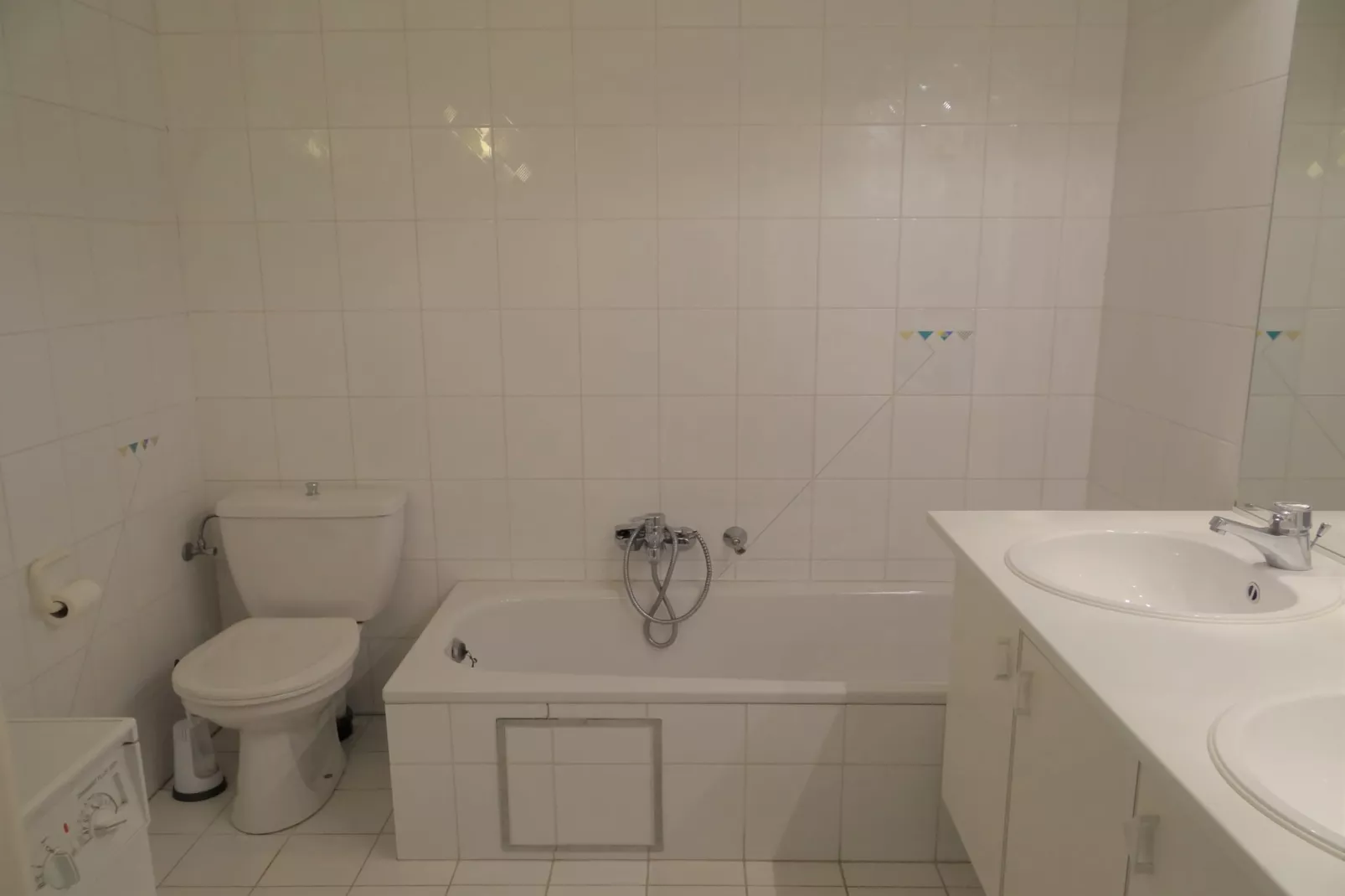 SCORPIO B 0804GAR-Bathroom
