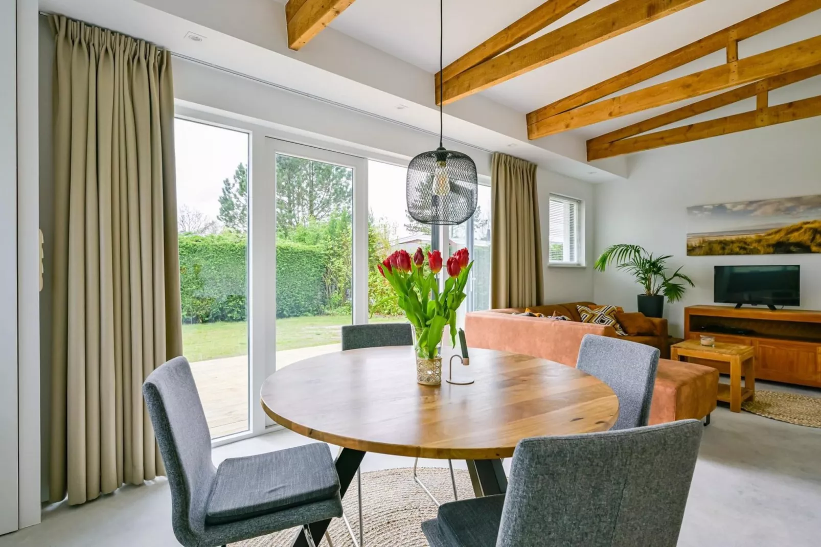 Eureka 36-Dining room