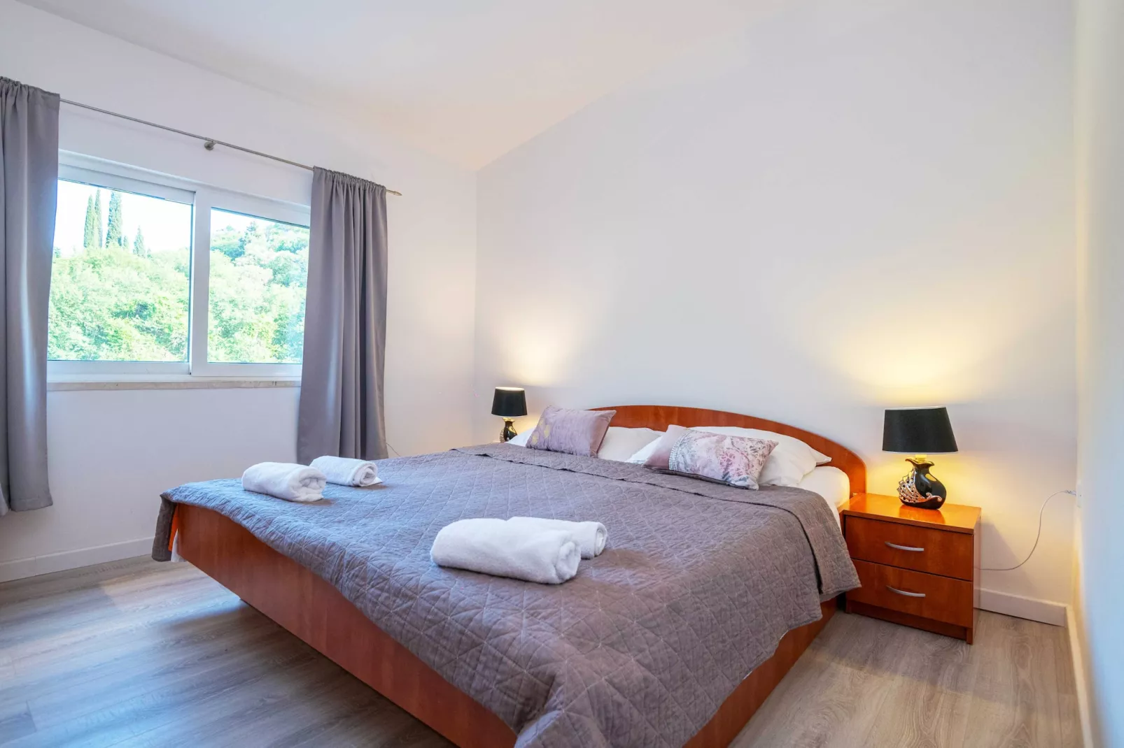 Apartments Azzurro- One Bedroom Apartment with Terrace and Hot Tub ( Azzurro II-gornji)-Chambre