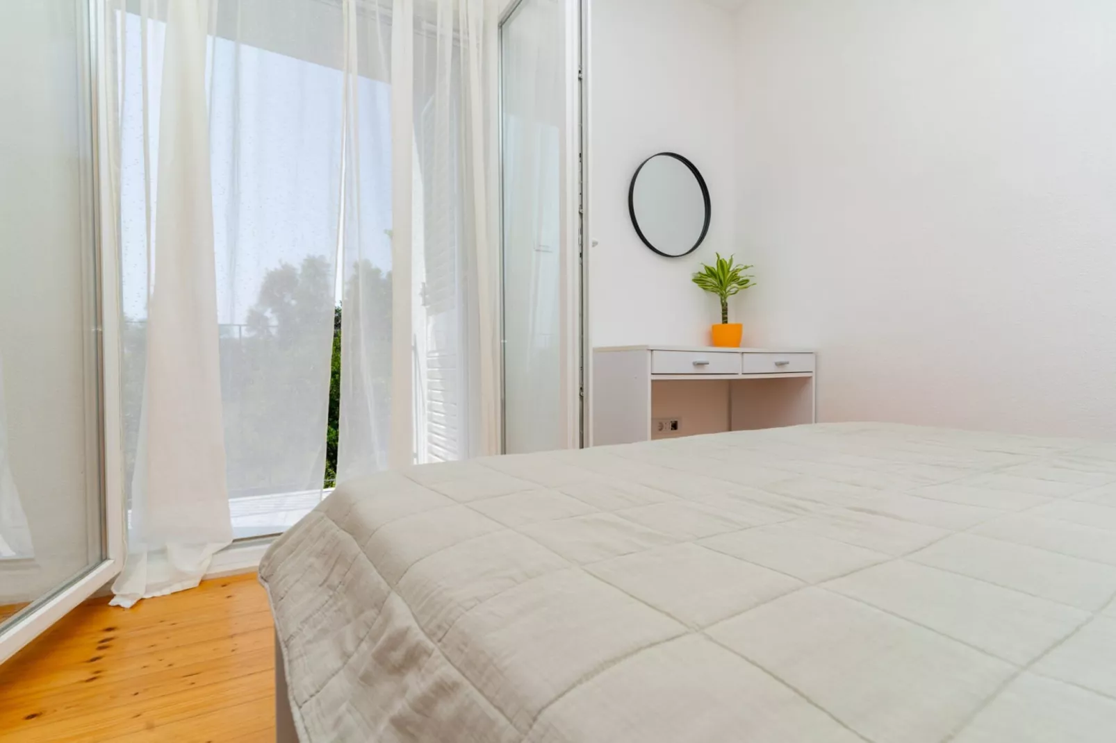 Apartment Konak - Two Bedroom Apartment with Terrace and Sea View-Bedroom