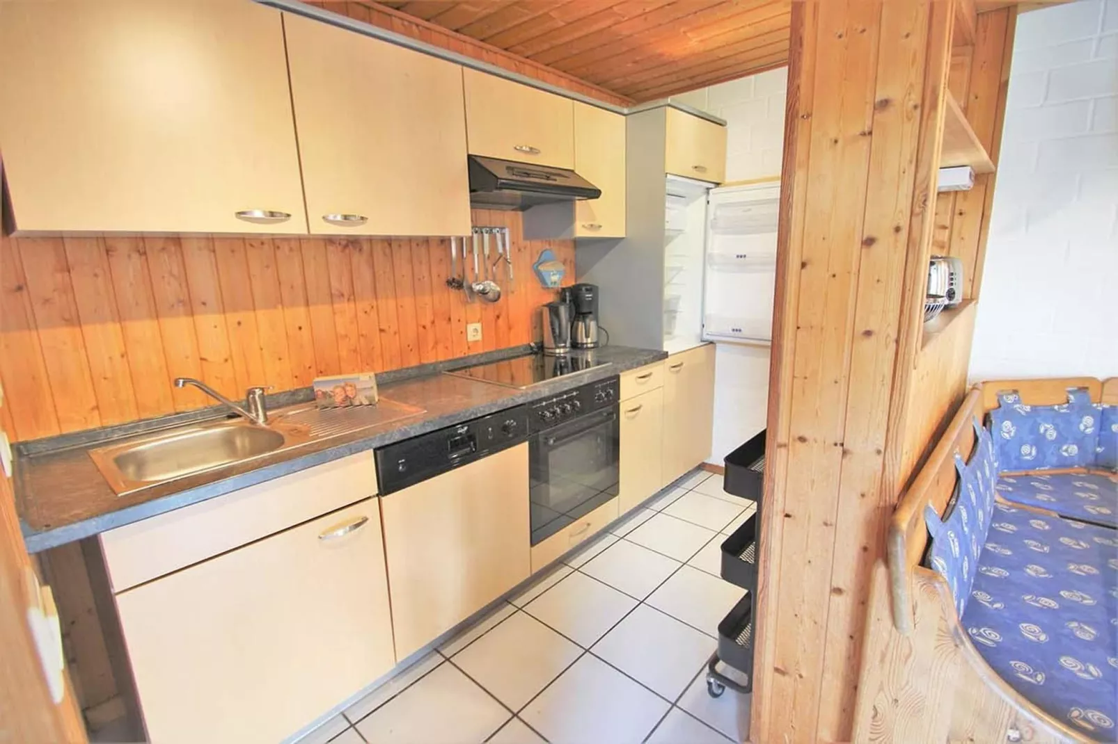 Reiher 24-Kitchen