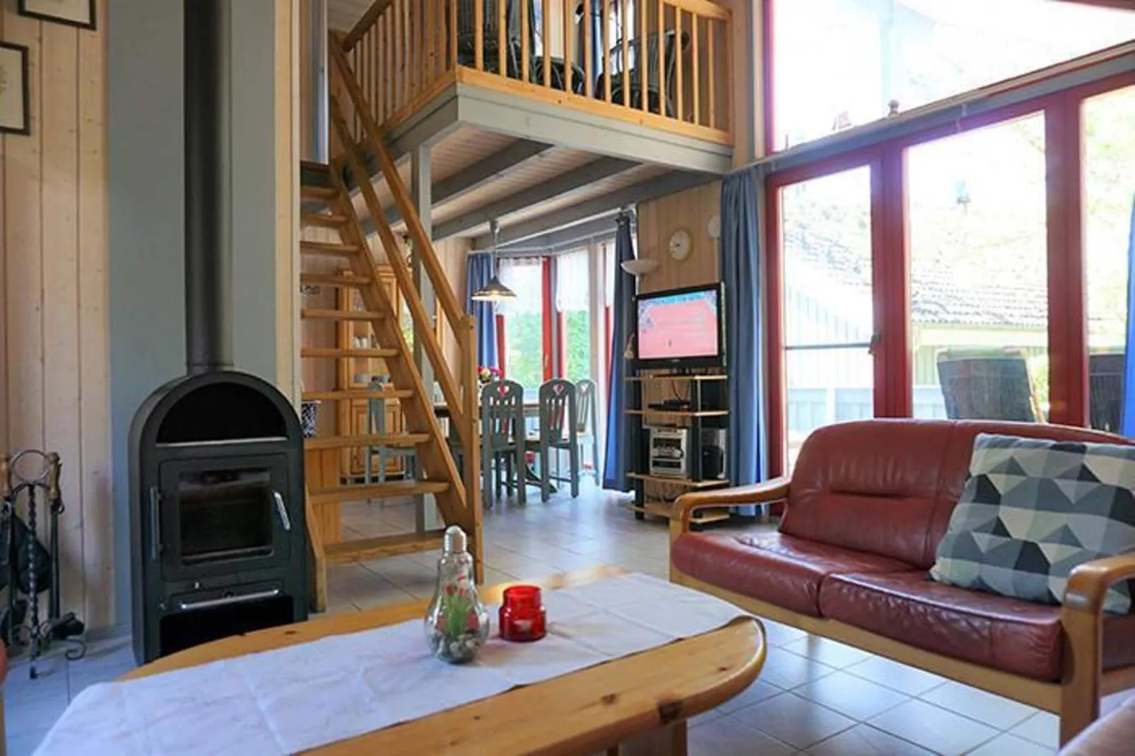 FH Wildgans Comfort mit Sauna & Kaminofen 81 qm 182-Living room