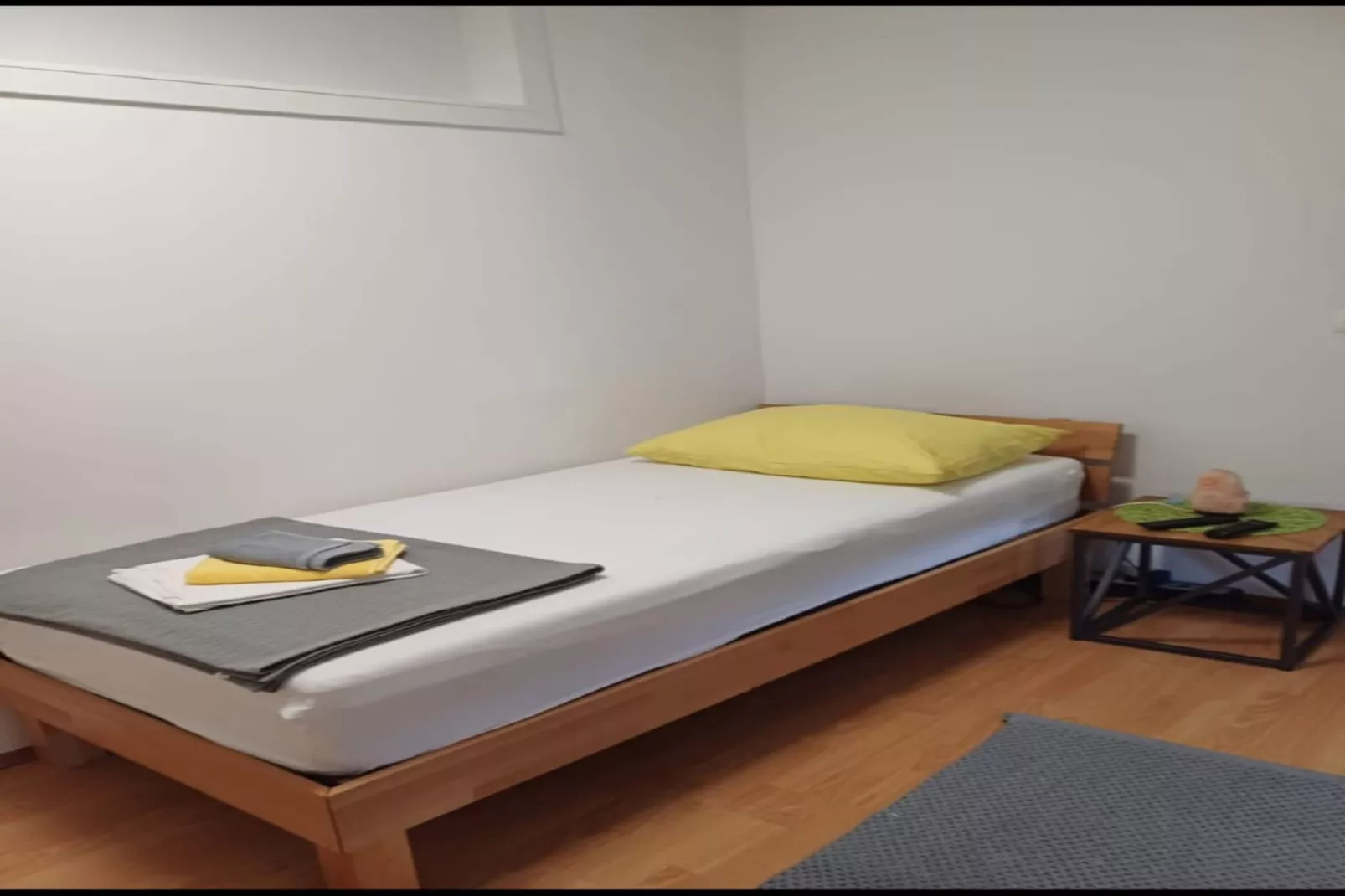 Apartment Alba - Three Bedroom Apartment with Loggia-Chambre