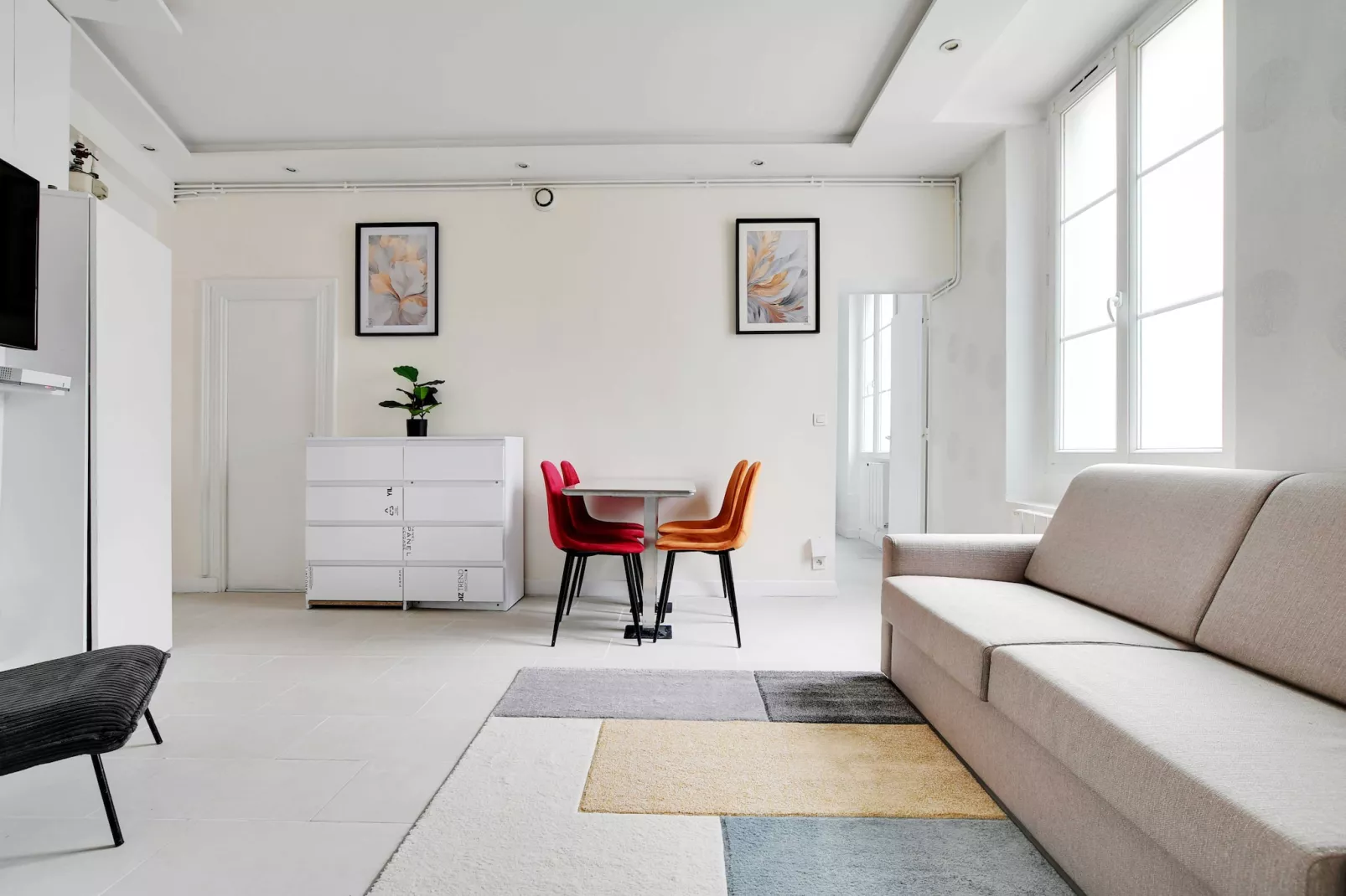 AK-4-MORNAY-II-Living room