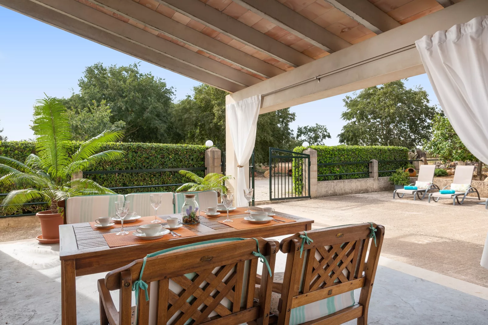 Son Rossinyol-Exterior summer