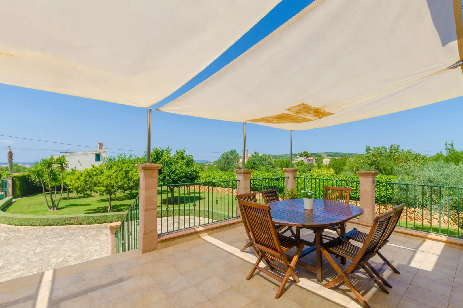 Son Frau-Terrace balcony