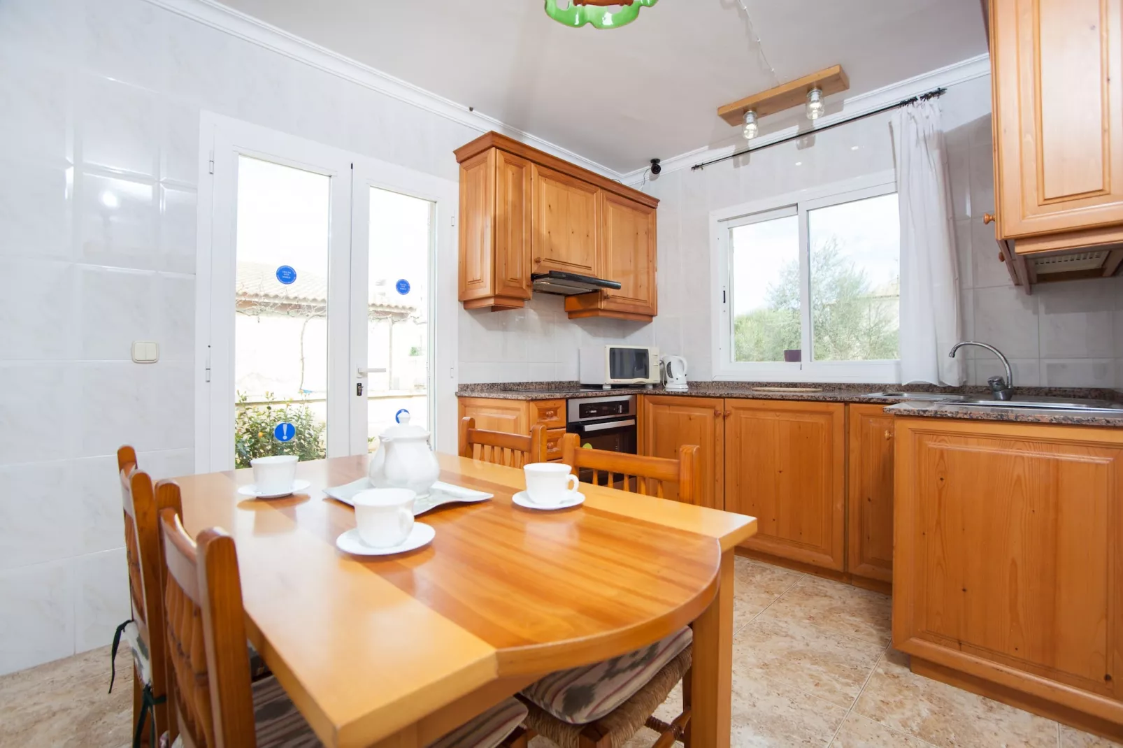 Can Content-Dining room