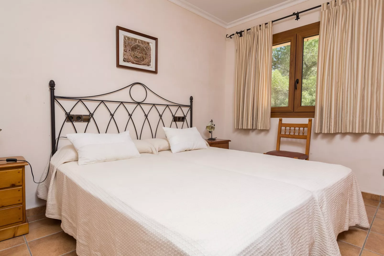 S'aguait-Bedroom