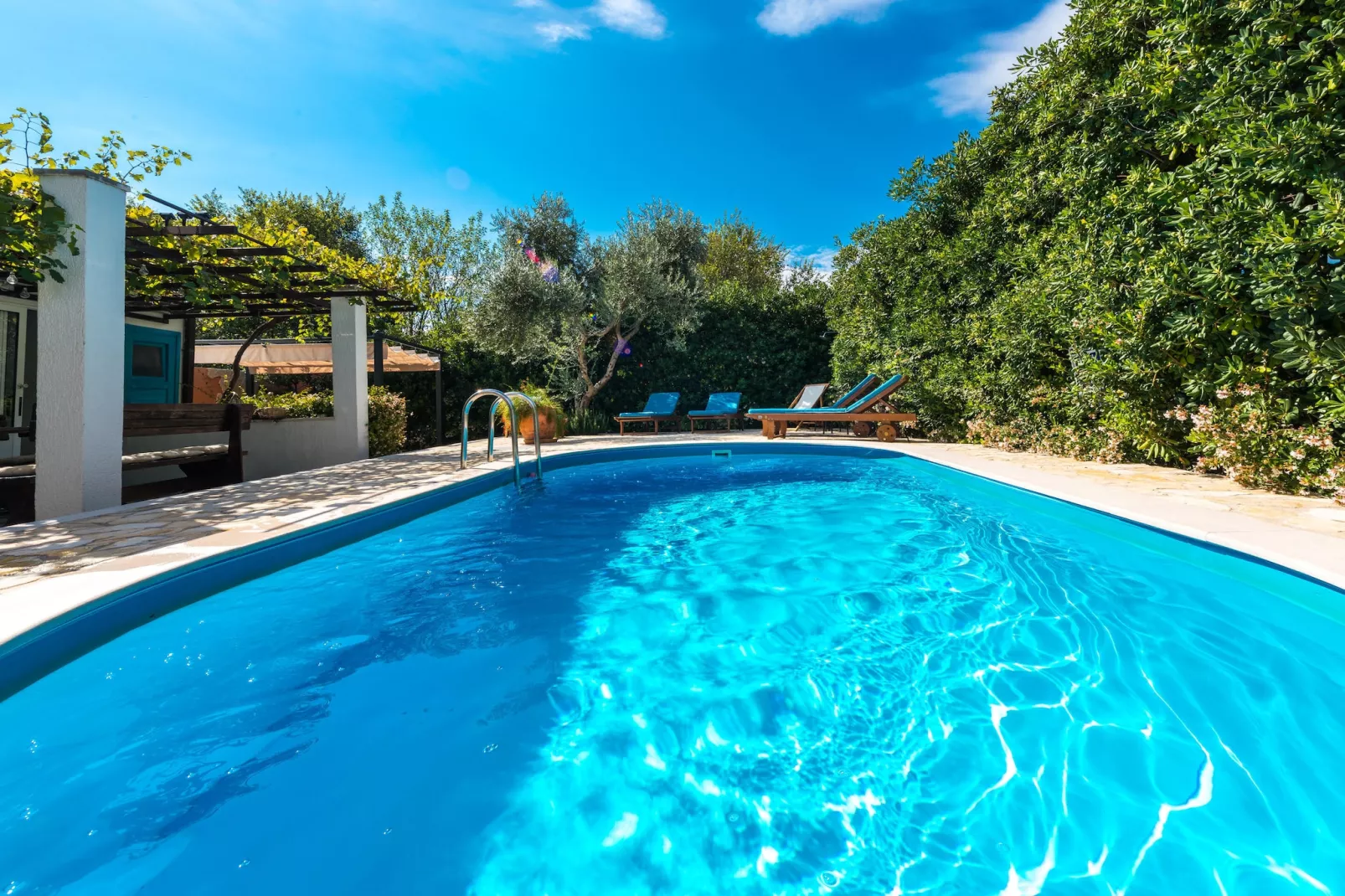 Villa Piano - Four Bedroom Villa with Terrace and Swimming Pool-Schwimmbad
