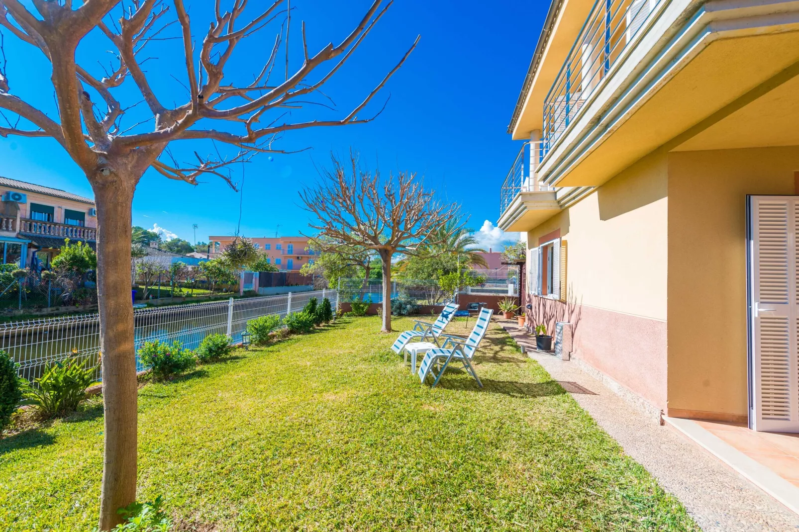 Villa Rosa-Image-tags.