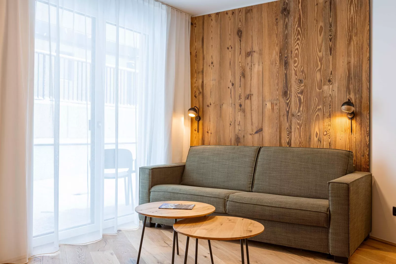 Fiss Suites 4-Living room