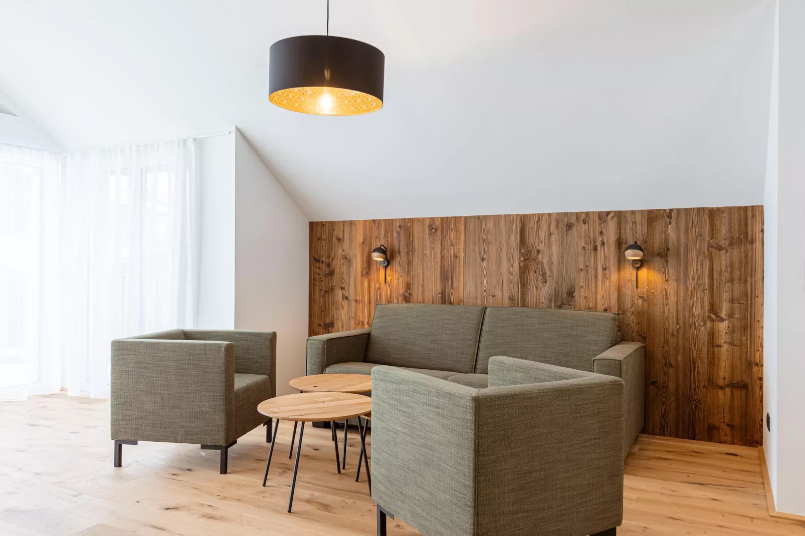 Fiss Suites 14-Living room