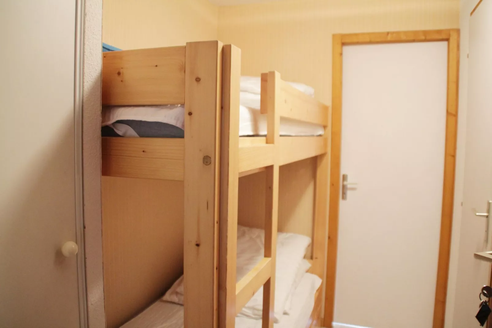 Christina CR19 FAMILY & MOUNTAIN 3 Pers.-Bedroom
