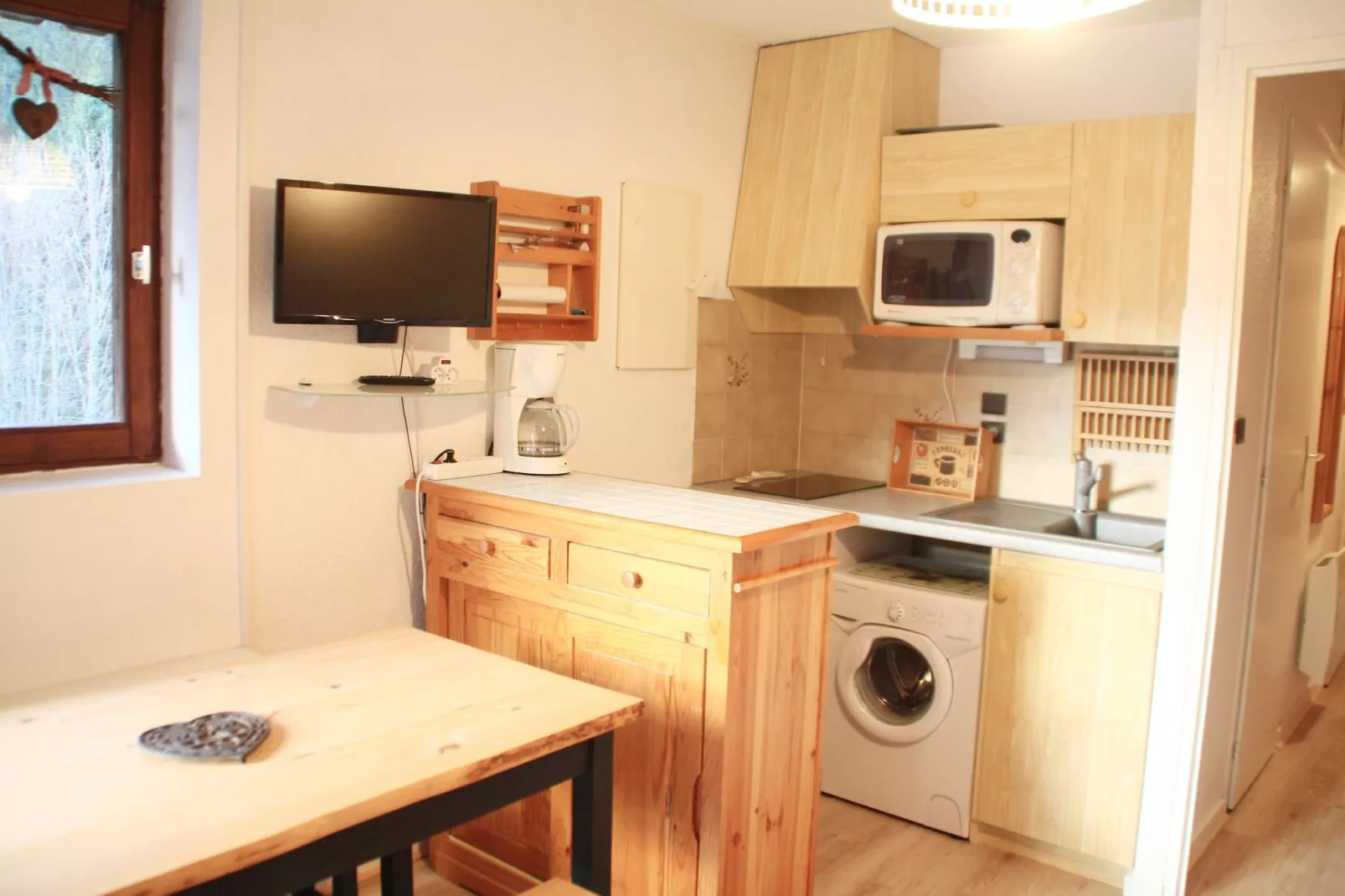 Perce Neige PNA18 FAMILY & NATURE 4 Pers.-Kitchen