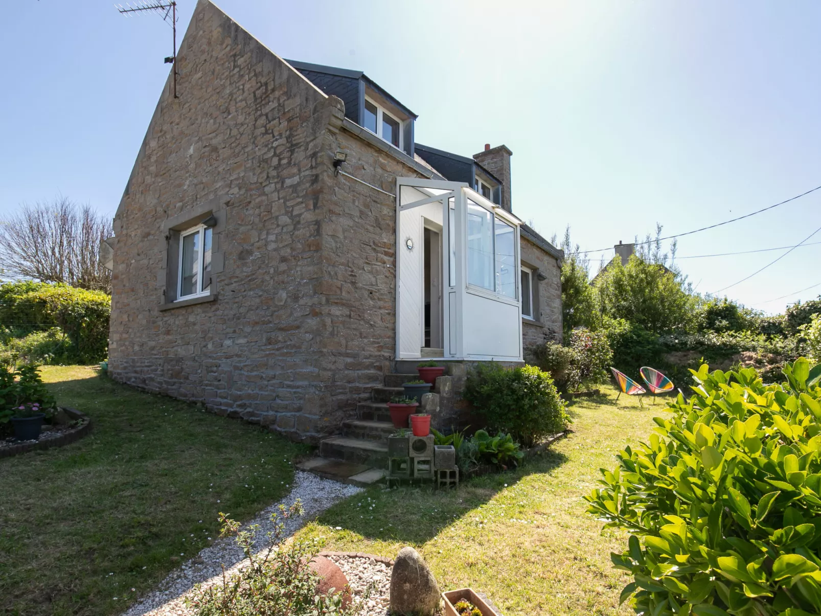 La Grande Roche (POD101)-Outside