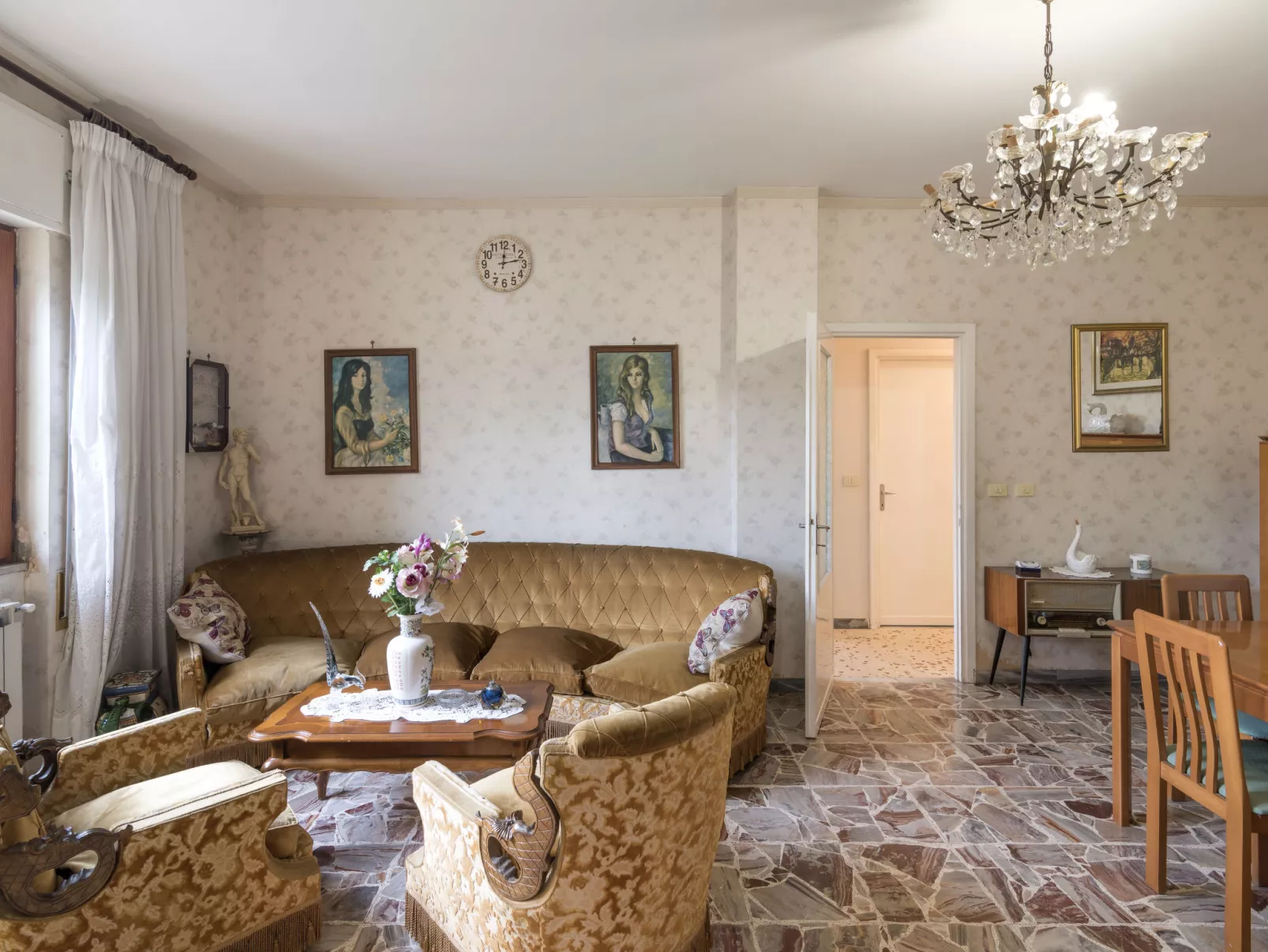 Fiumicino House-Inside