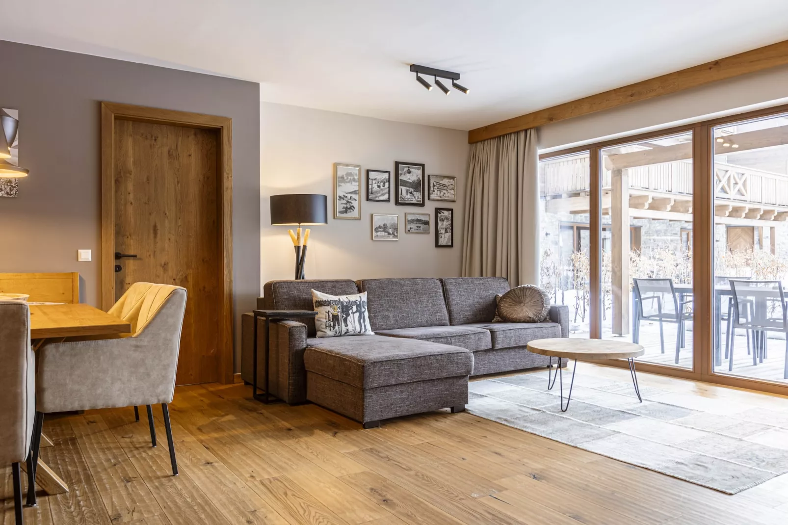 Bergresort Zugspitze Ehrwald 03-Living room