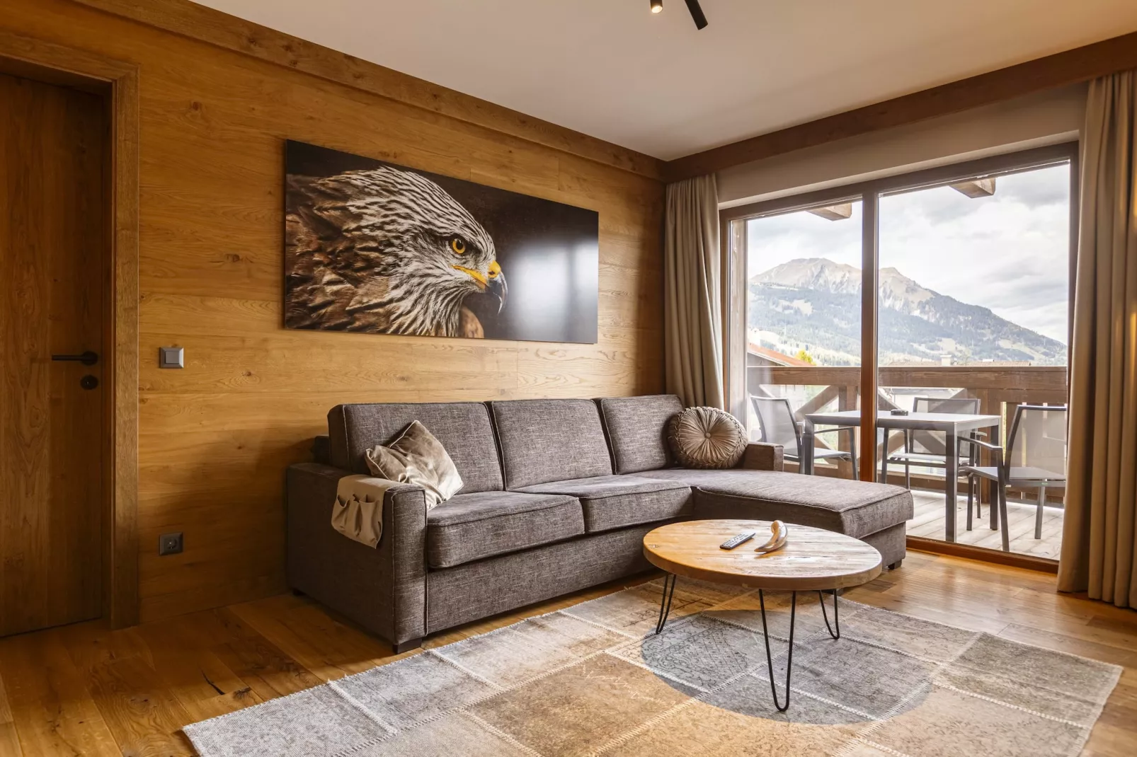 Bergresort Zugspitze Ehrwald 01-Living room