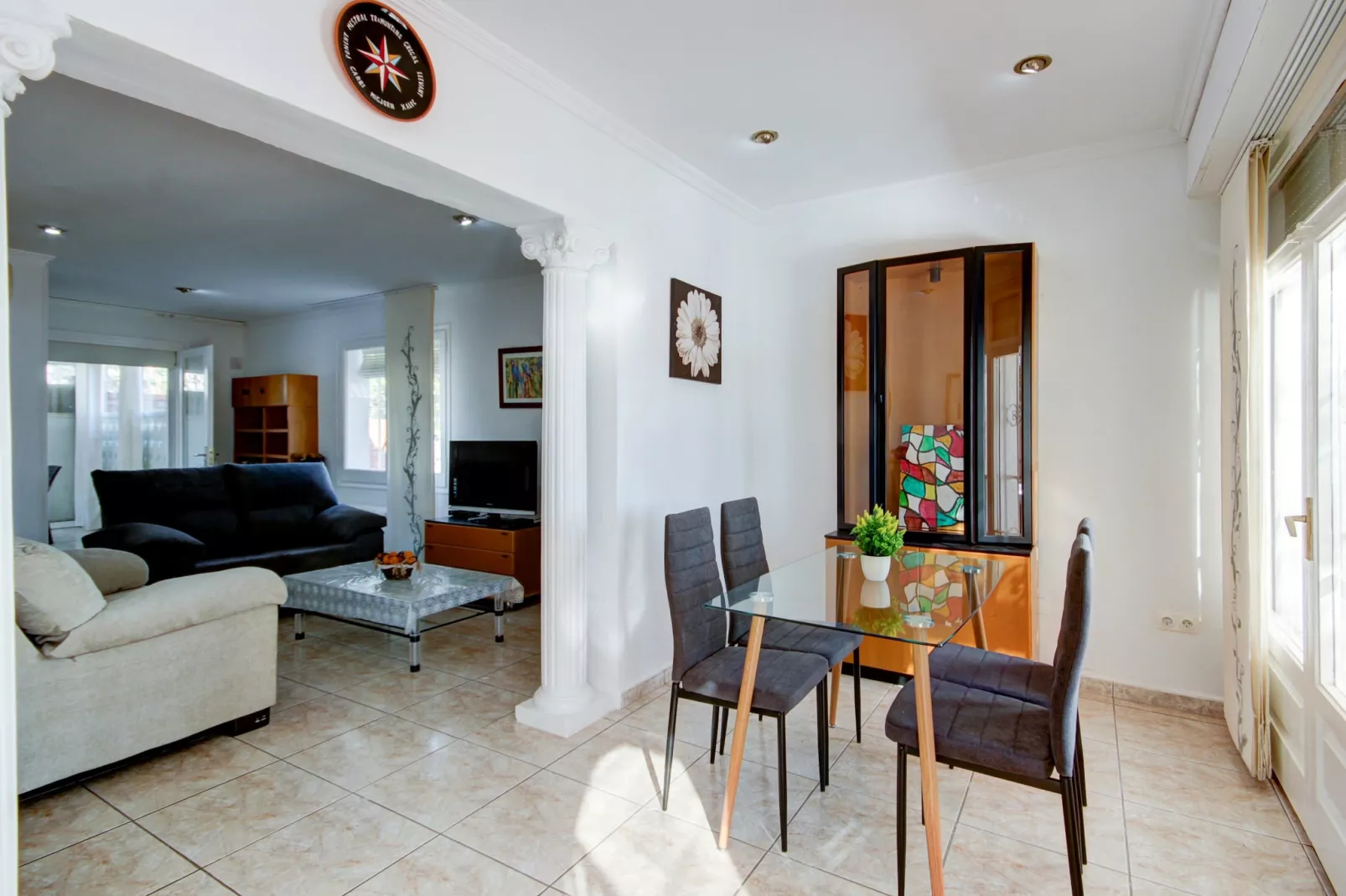 VILLA REQUESENS 139 B Empuriabrava-Dining room