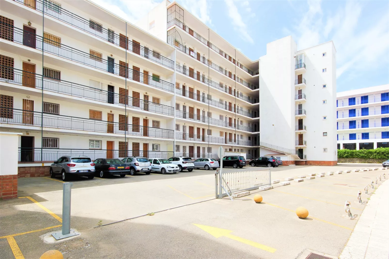 RESIDENCE DE LA PLAGE BJS 3 Roses-Exterior summer
