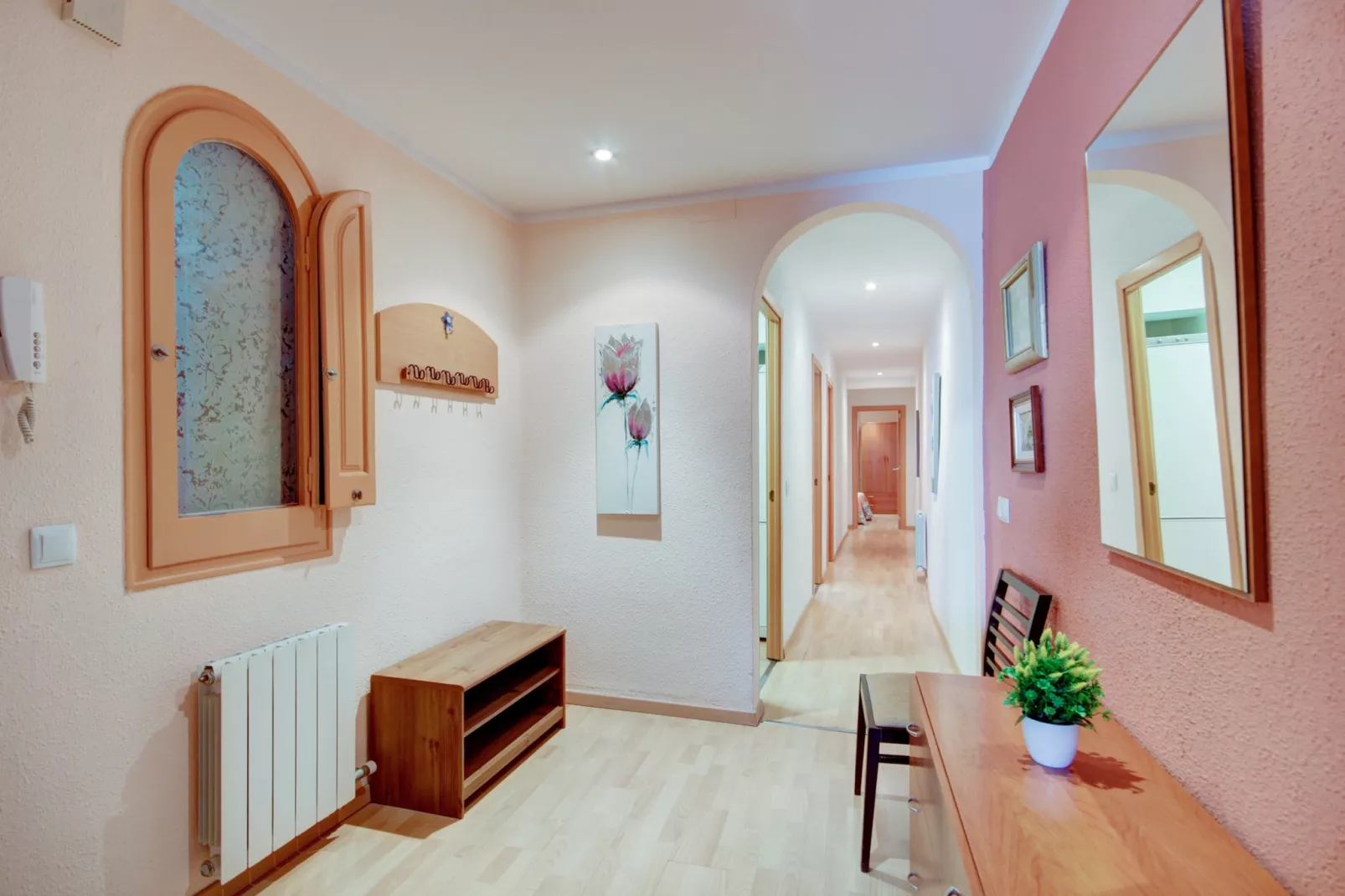 P.C. LLEVANT 3 1 Roses-Reception hall