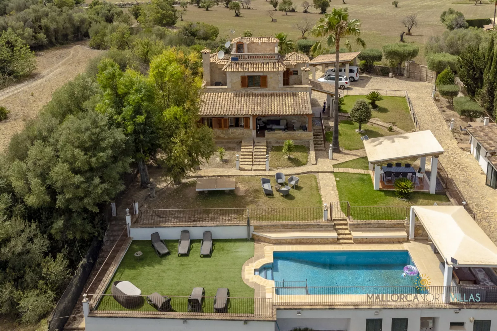 Villa Alejandra con piscina privada y gran jardín-Extérieur été