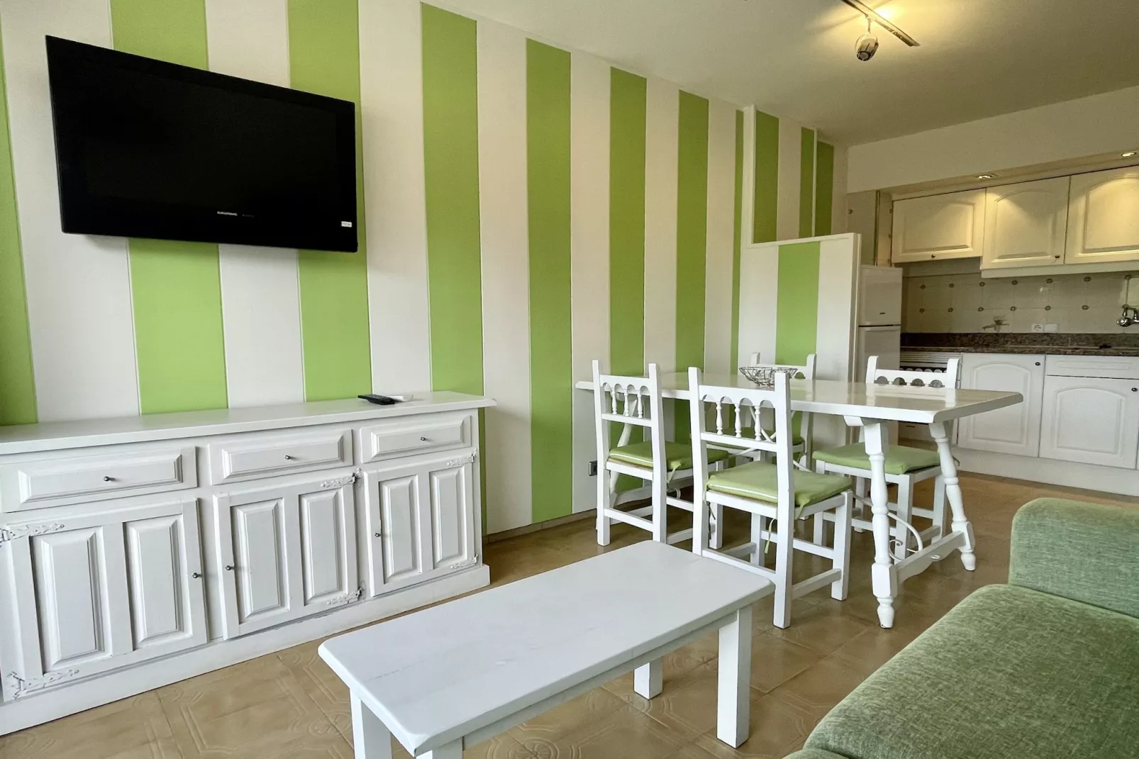 SALLES BEACH 20-Salle à manger