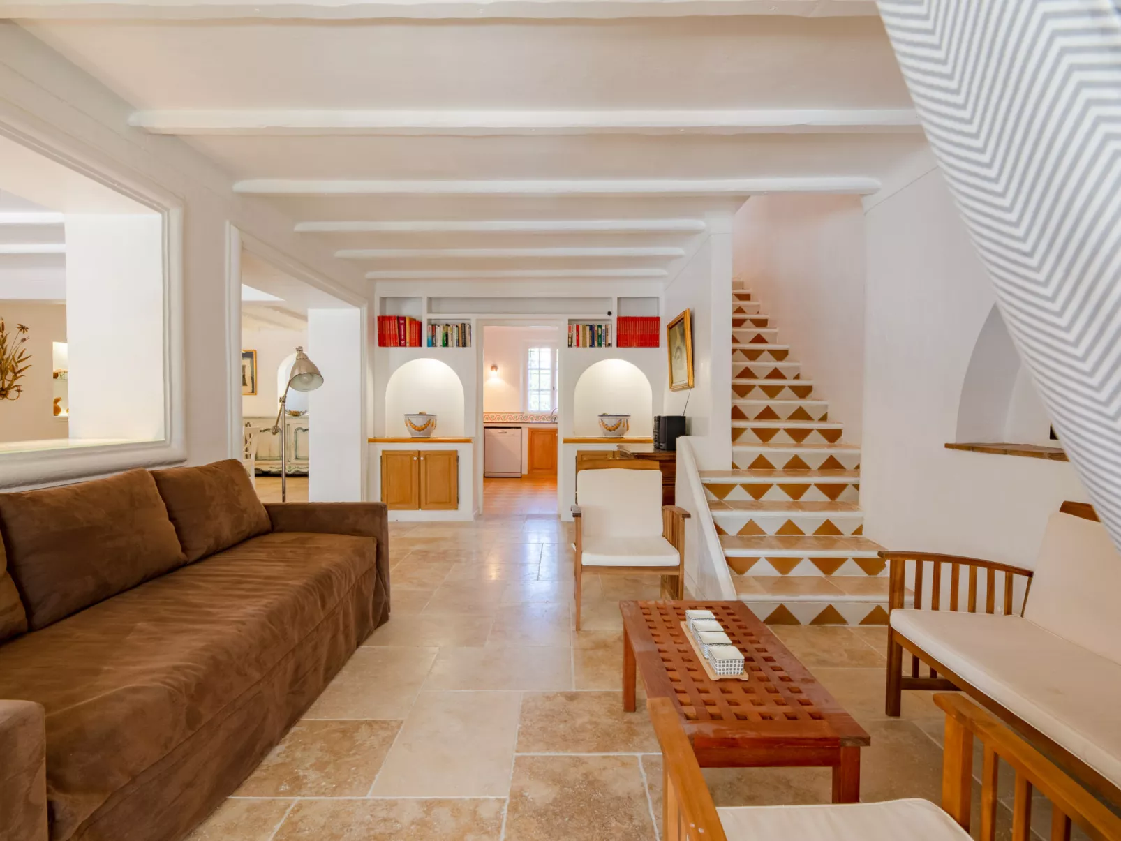 Villa Cyrnos-Inside