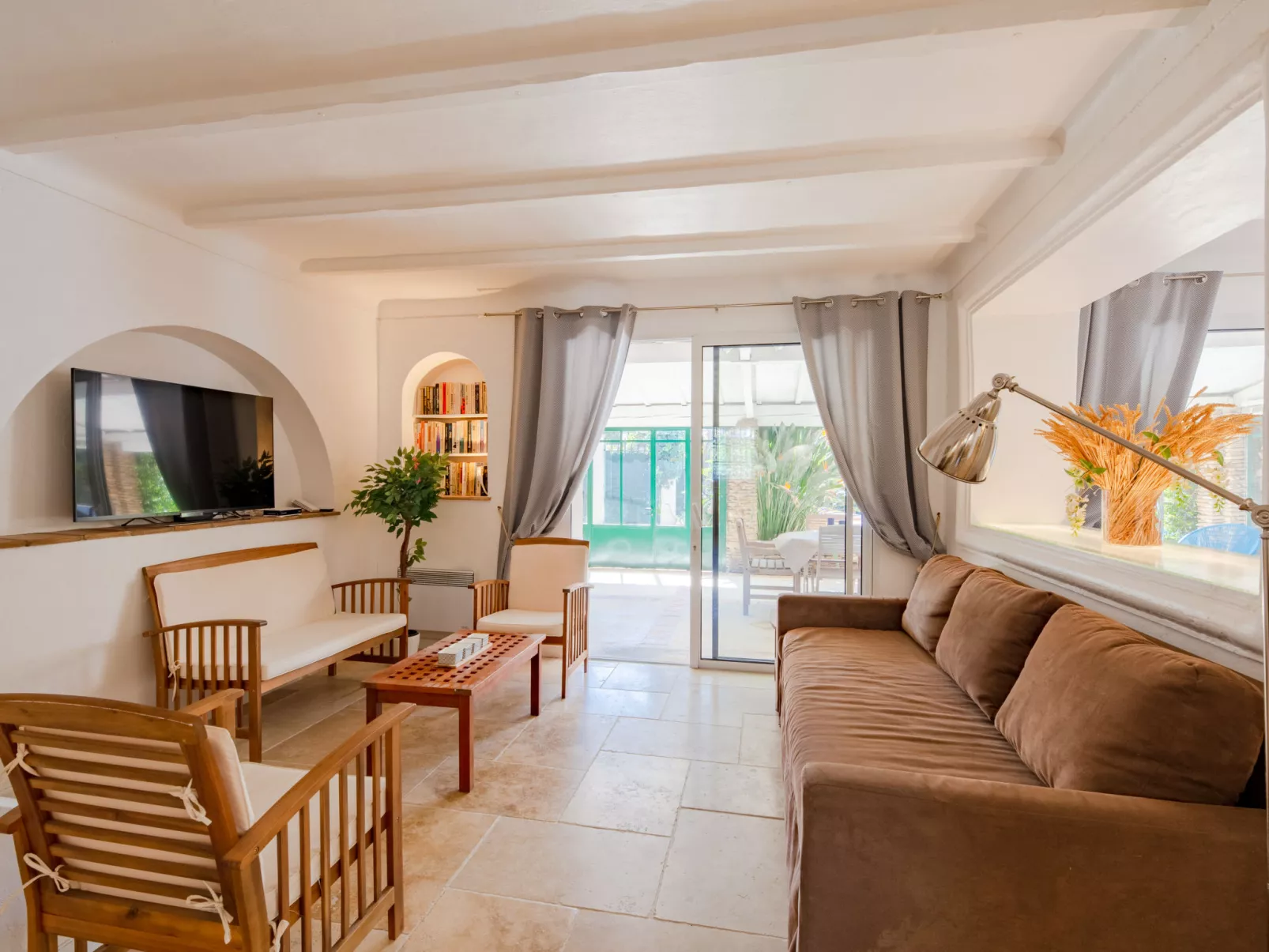 Villa Cyrnos-Inside
