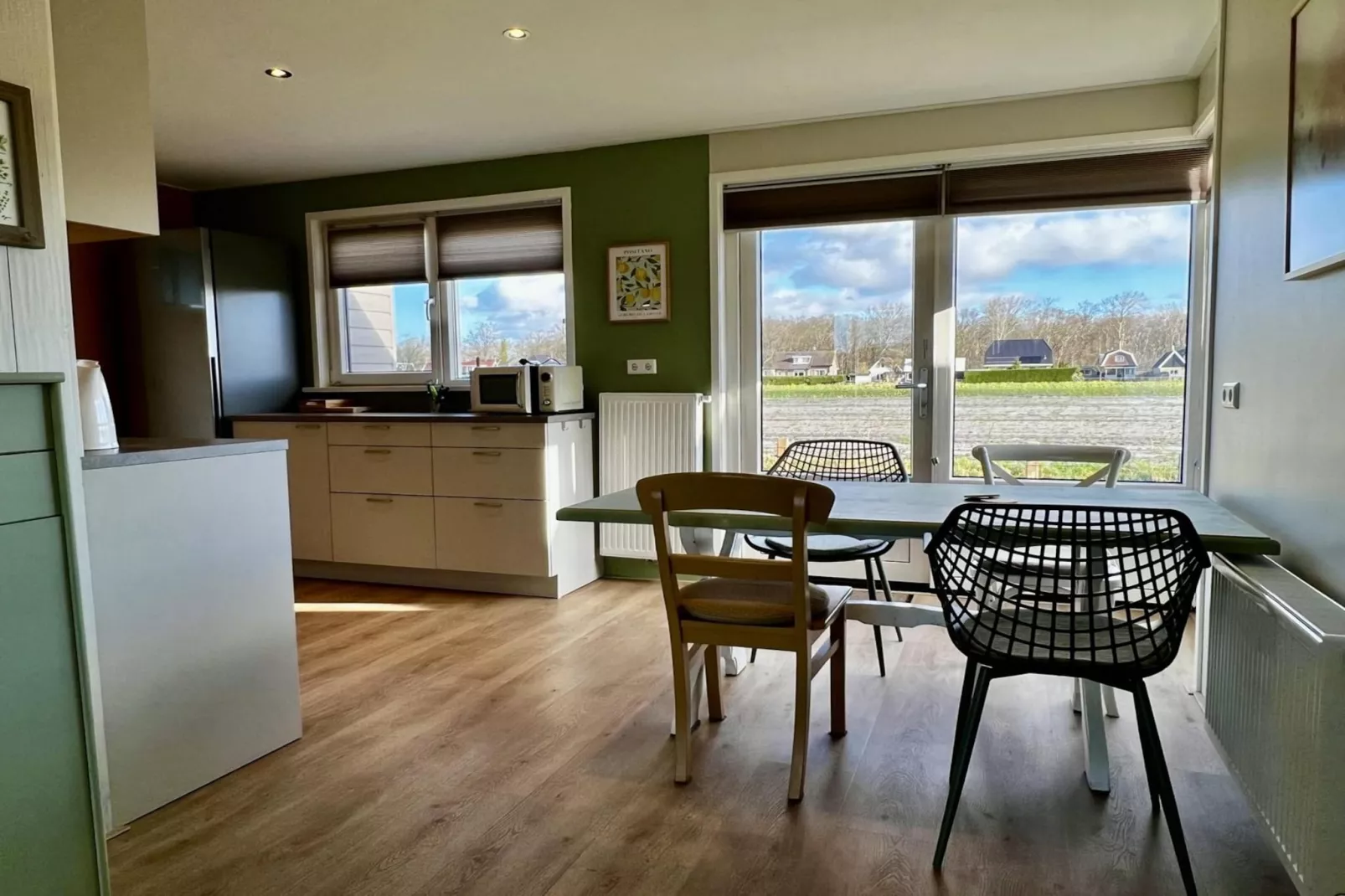 Eureka 102-Dining room