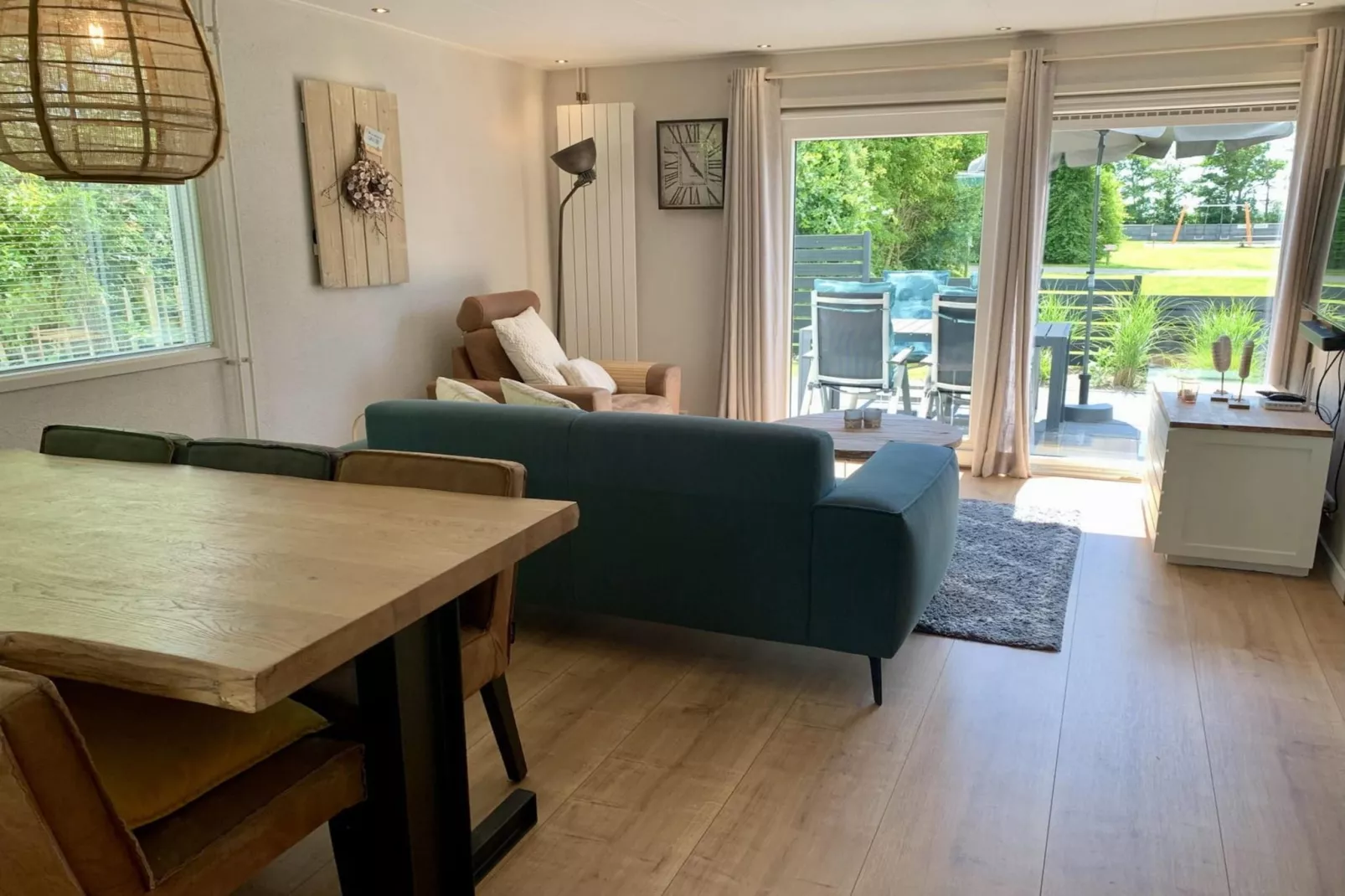 Eb en Vloed 65-Esszimmer