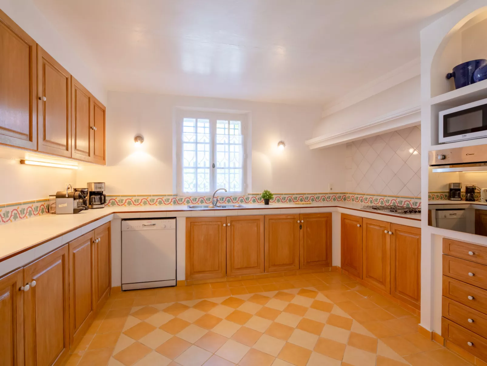 Villa Cyrnos-Inside