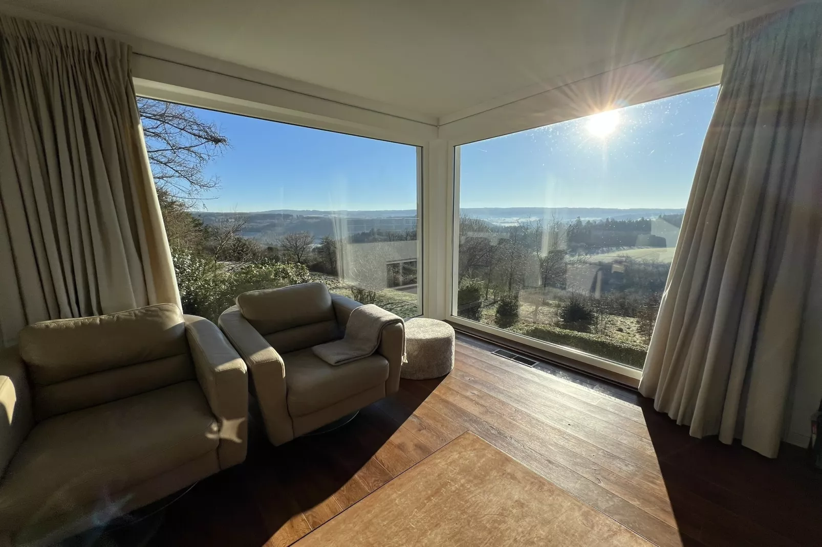 Schöne freistehende Villa mit Sauna in Érezée-Wohnzimmer