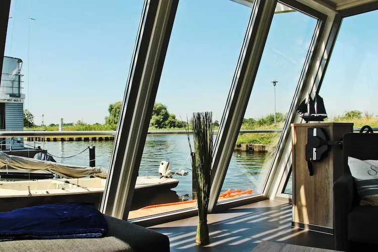 Hausboot Xenia-Wohnzimmer