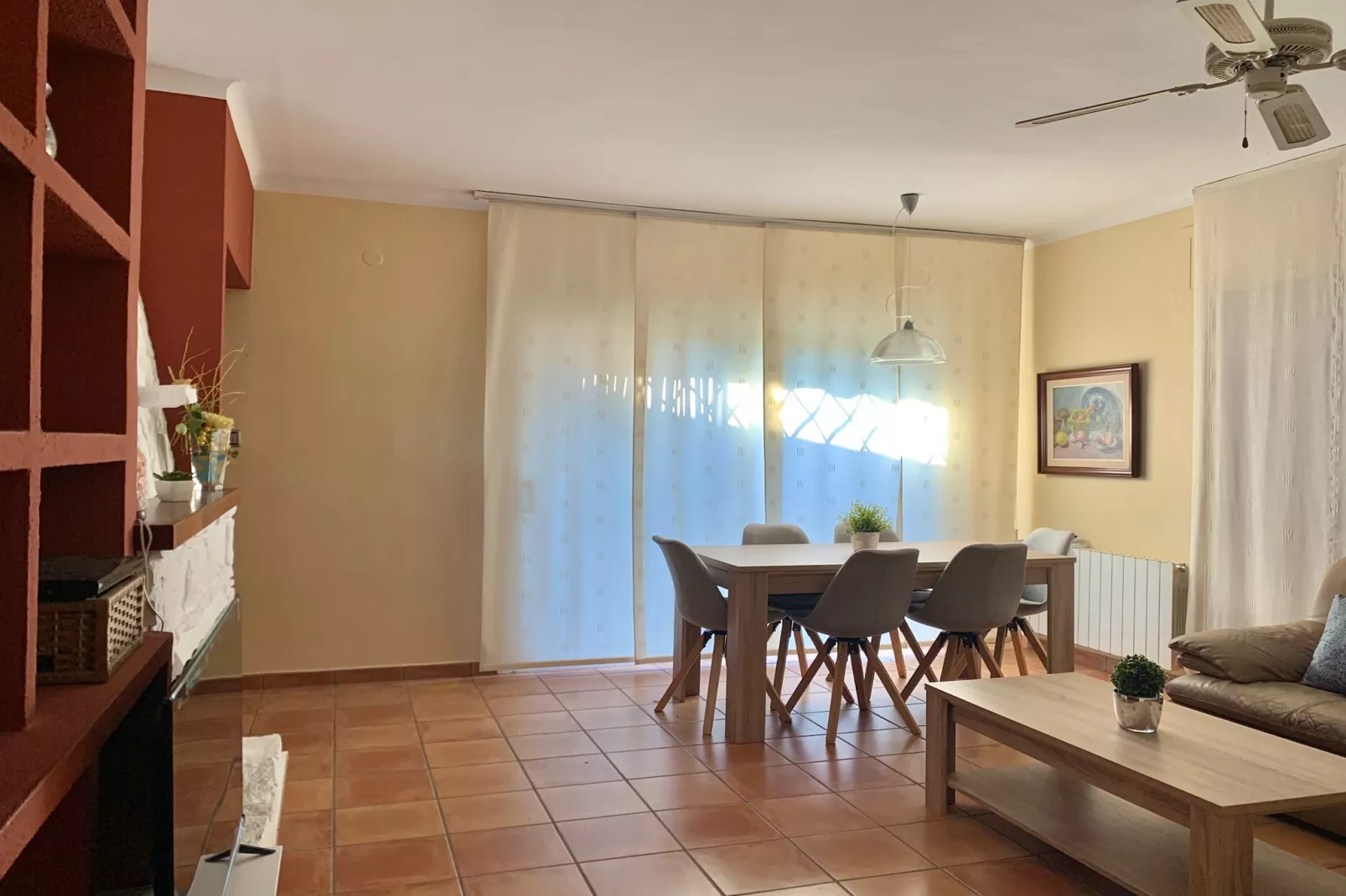 VILLA PARMENIDES Roses-Salle à manger
