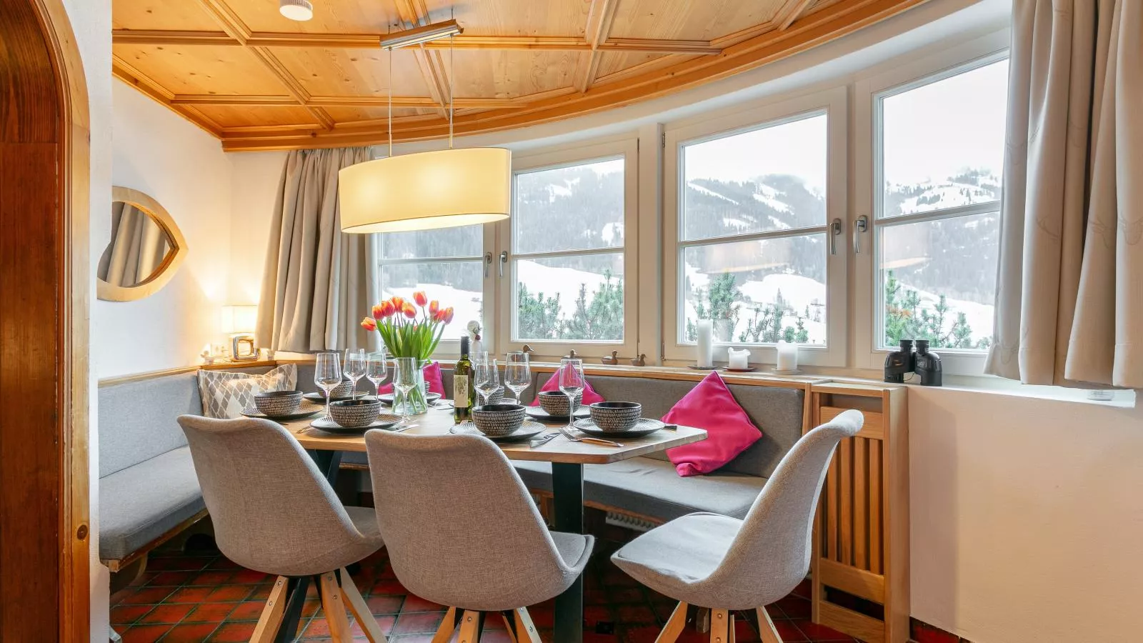Kitzbüheler-Alpen Chalet-Dining room