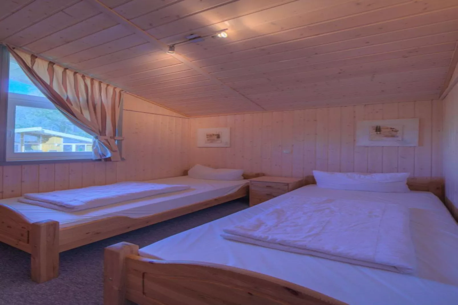 Ferienhaus Seeschwalbe-69a-Schlafzimmer