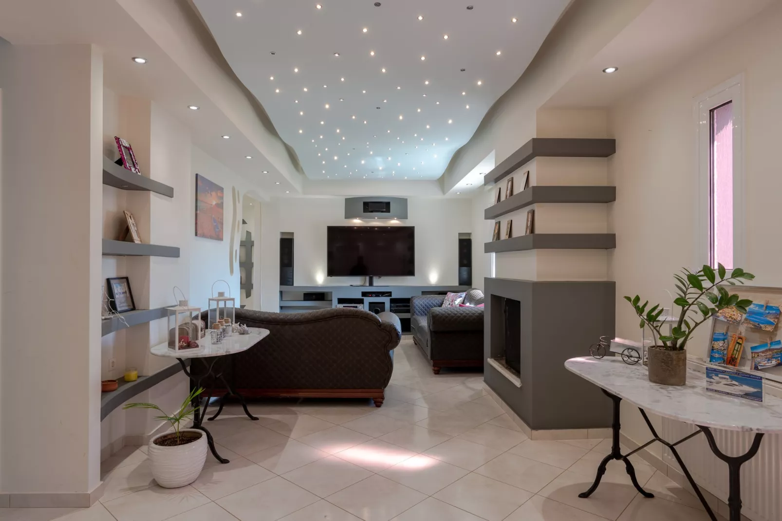 Amina-Living room