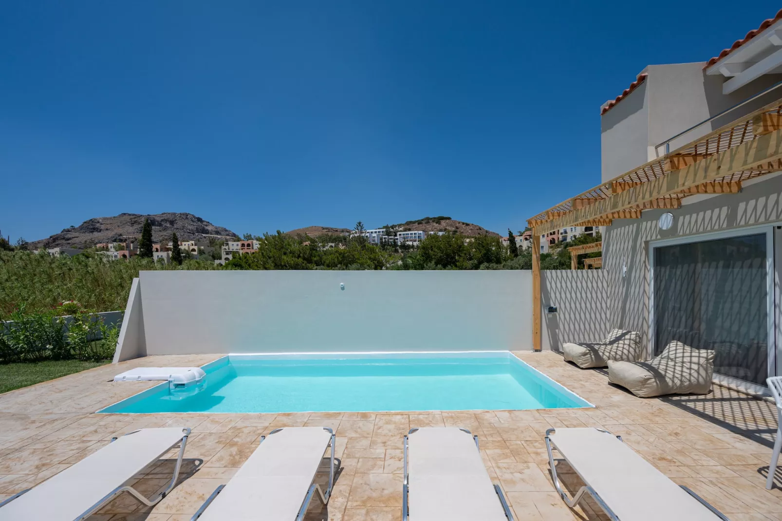 Mythos 4-Piscine