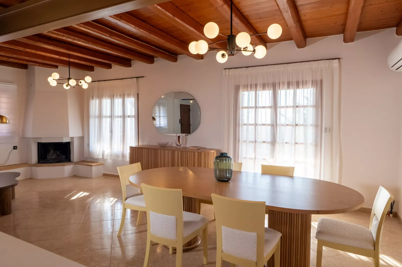 Ami Manoir-Dining room