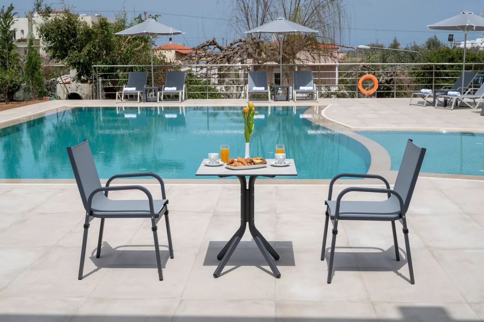 Destino 1-Pool