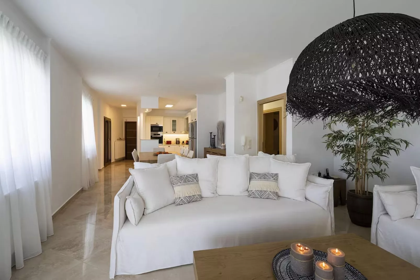 Helen Luxury Holiday House With Sea View-Living room