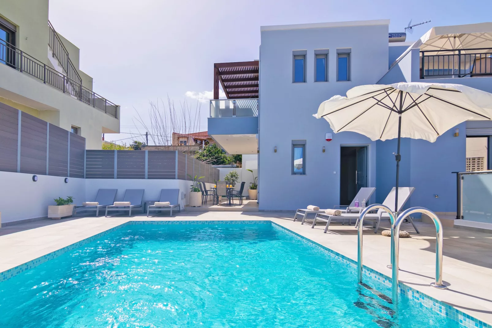 Bessie's dream-Pool