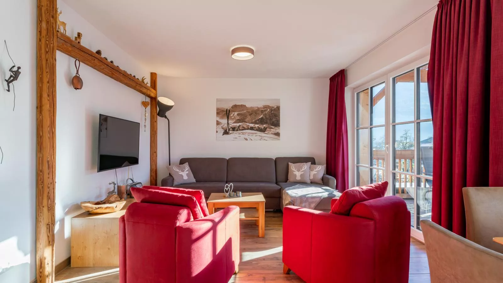 Tauern Suites Mitterwirt TOP 312-Living room