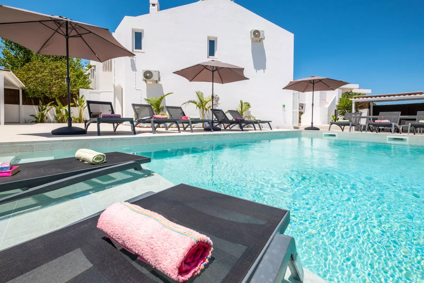 Villa Paradisius-Exterior summer