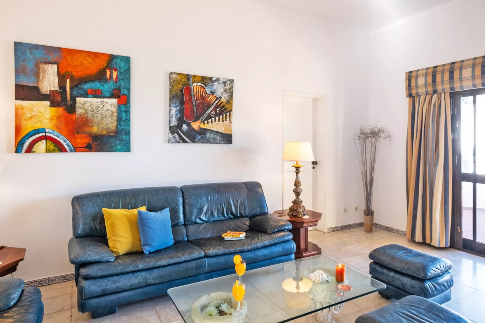 Villa Aruba-Living room