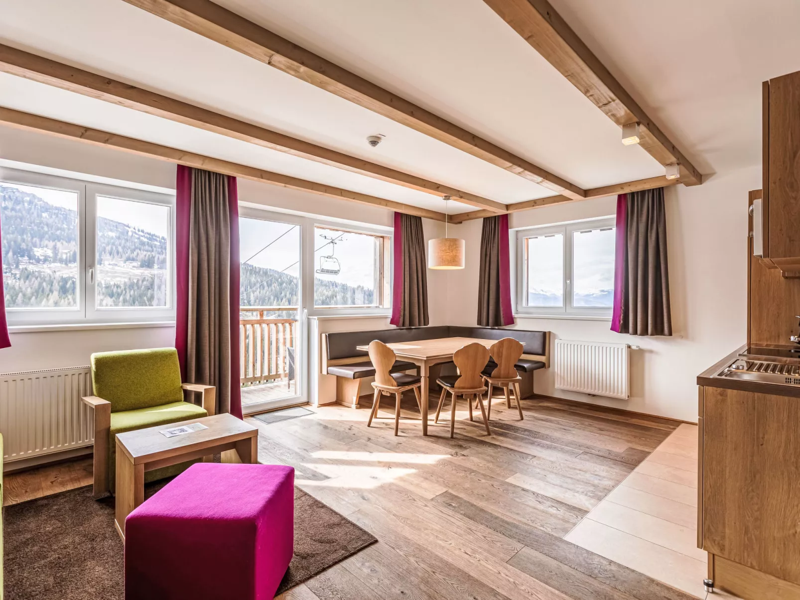 Mit 2 Schlafzimmern und Sauna-Inside