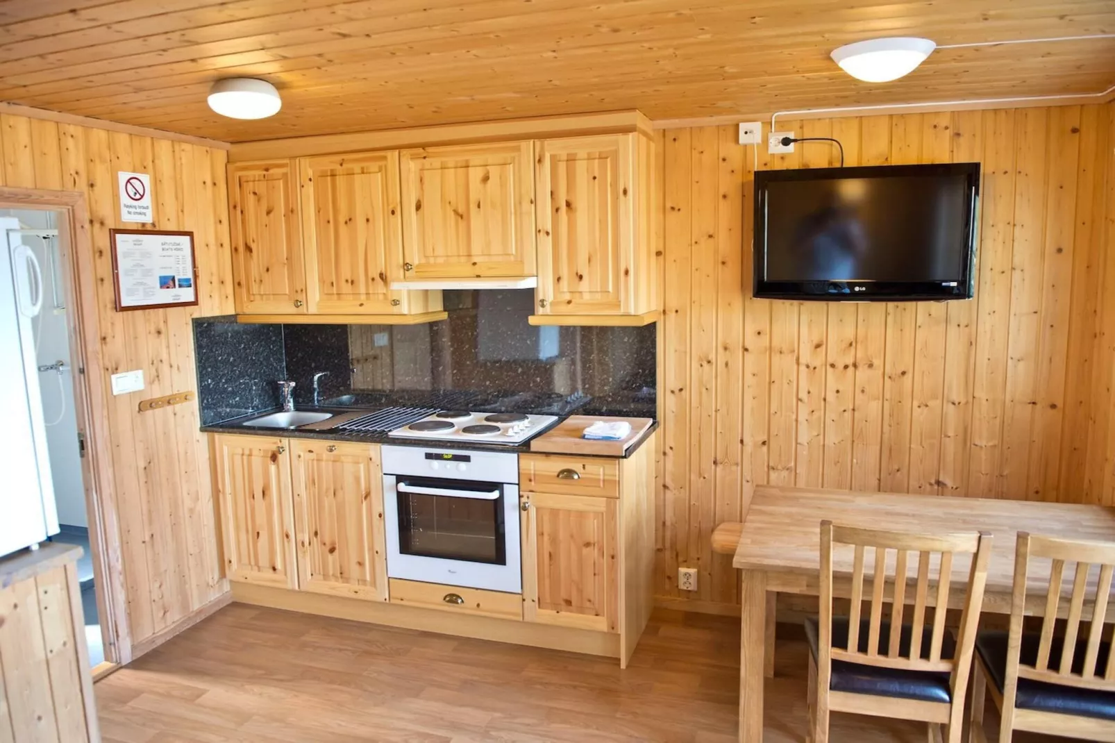 Kinso WITH LAKE VIEW-Indoor