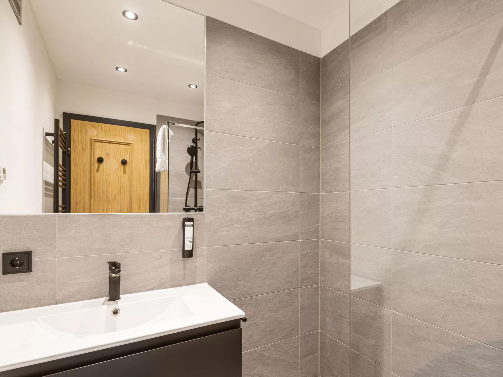 Suite mit 2 SZ & Wellnessbereich-Inside